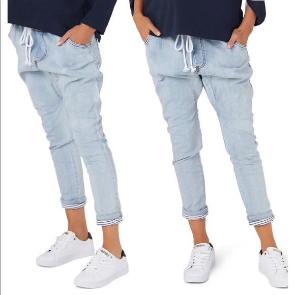 Oxford Denims Maternity Jeans in Salt Wash - Picture 1 of 7